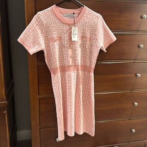 Balmain Paris Pink and White adorable light sweater like material. Sz 38